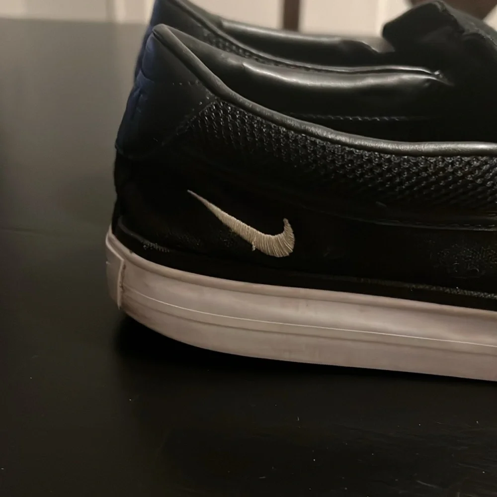 Nike Womens Court‎ Royale AC Canvas Slip On Shoes Black White 11